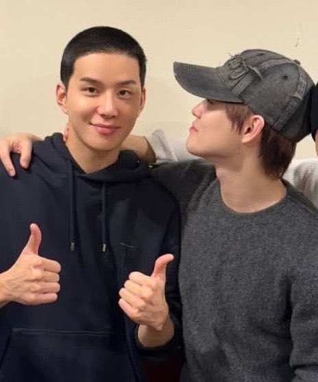 neowoozone's tweet photo. I don't talk about it enough, but I really love jungwoo's friendships with kun and chenle. they're so sweet, I get so happy every time I hear anecdotes about them together 🥹❤️ https://t.co/xpVJQ734HX