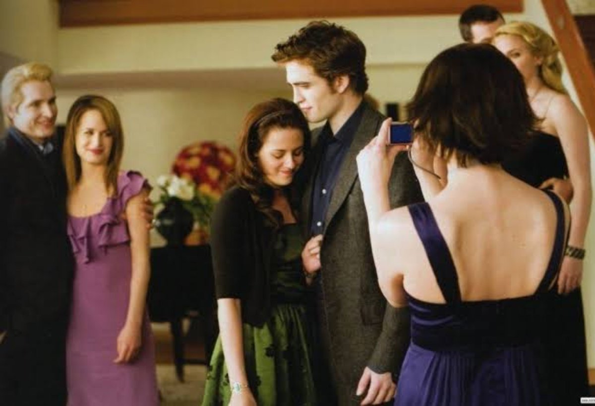twilightandsaga's tweet photo. September 13th                        October 1st https://t.co/gWqDsIjuo0