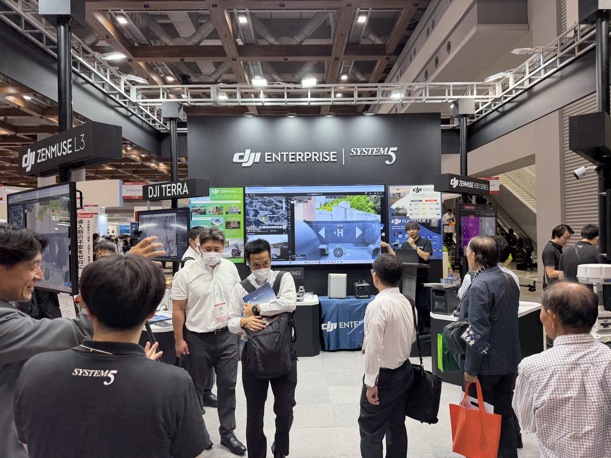 system5sales's tweet photo. DJI Dock 3の遠隔飛行デモ、大人気です。実際に千葉県東金市にあるドローン飛行場のDJI Dock 3を飛ばしています！ https://t.co/NfeeQWTem3