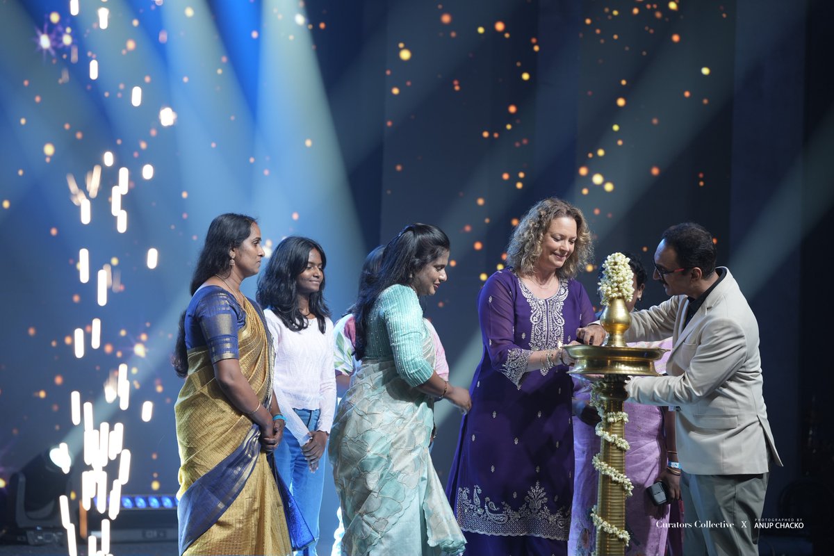 HealthEdge's tweet photo. Last week, HealthEdge® celebrated one year as a combined company with in-person &amp; virtual events across the U.S., India, the Philippines, Mexico and the U.K.

See how HealthEdge employees around the world celebrated this milestone &amp; our new brand. 

#HealthEdge #LifeAtHealthEdge https://t.co/s9VLXSSAur