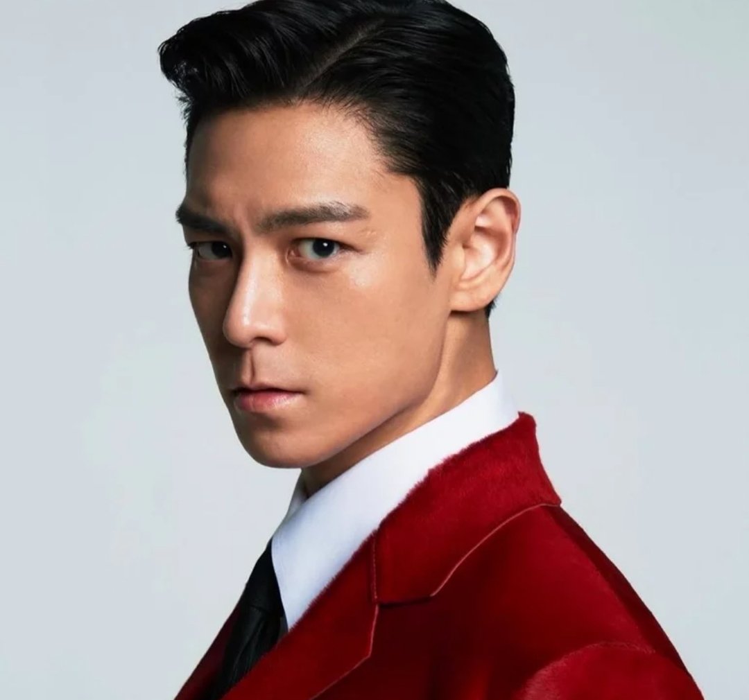 AboutMusicYT's tweet photo. T.O.P and Nana are reportedly dating, Dispatch reveals. https://t.co/ISGo2PzvbM