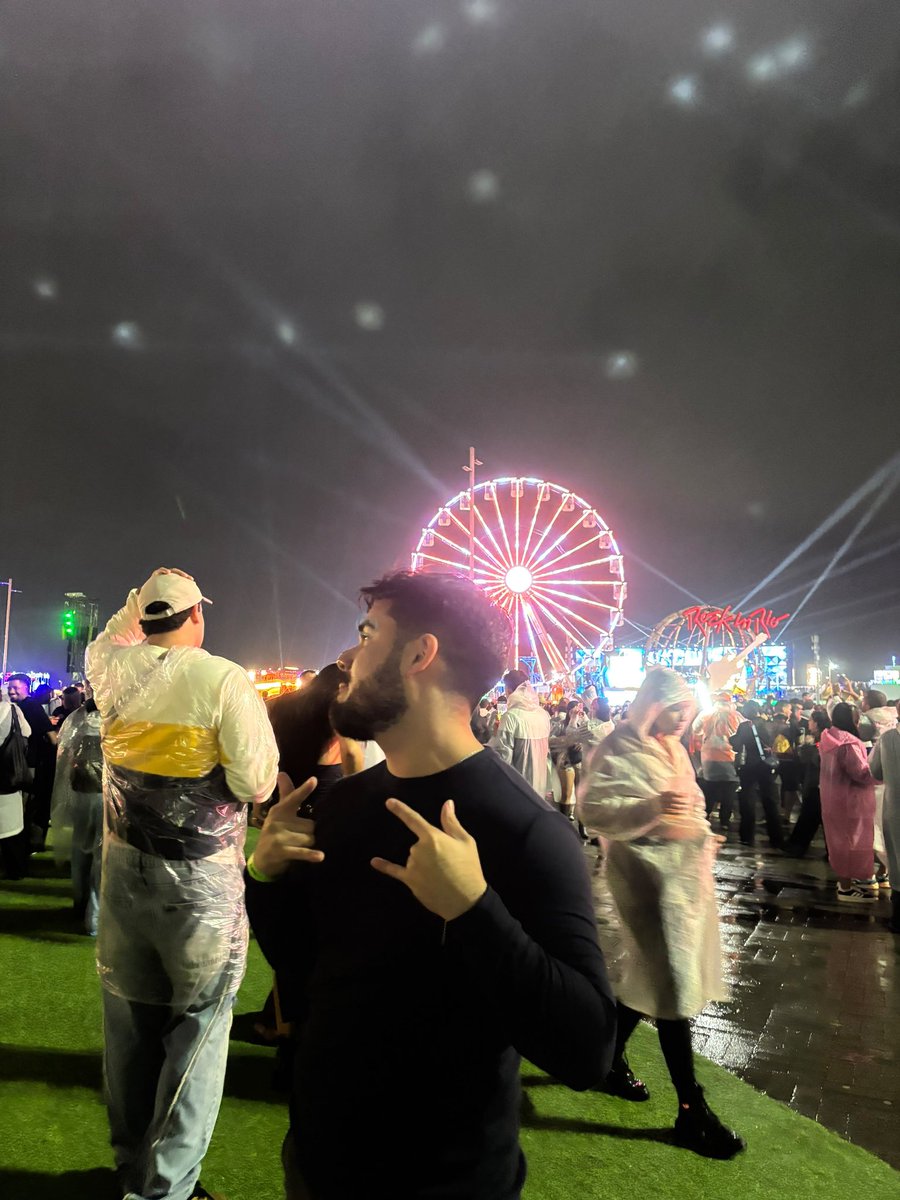 Yuri_bc4's tweet photo. Nem acredito que recuperei as fotos desse dia 💙 #rir2026 #rockinrio https://t.co/RvQ3MI3yRo