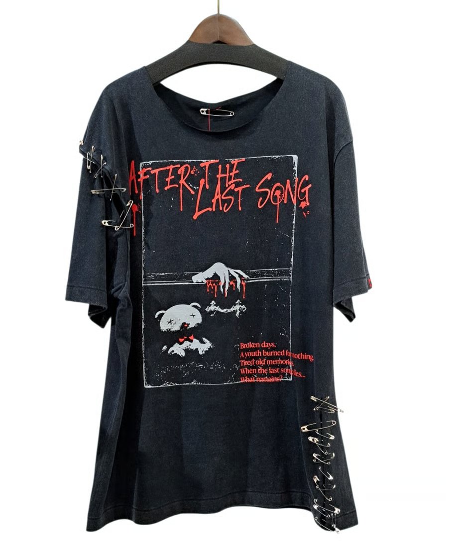deathbear_net's tweet photo. 【AFTER THE LAST SONG】Pin Burst Custom T-SHIRTS

現在ポップアップ中のTyCHE maria名古屋店さん( @tyche_nagoya  )で販売中！
通販対応もアルヨ！
在庫はこれが無くなったらもう終わりなのでぜひお早めにチェックを～

https://t.co/QWbCQQ4JXE https://t.co/ZRxm5CsMAp