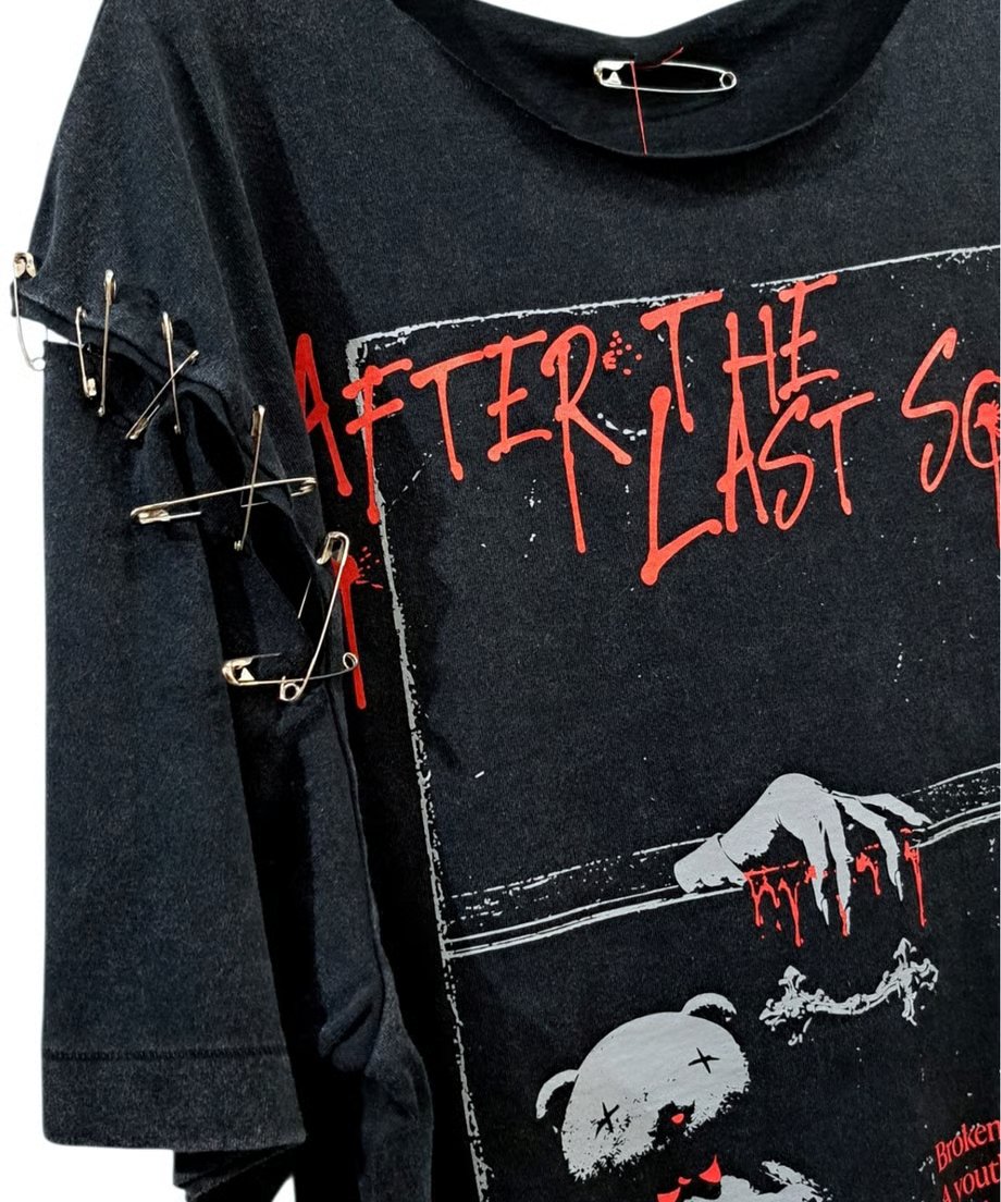deathbear_net's tweet photo. 【AFTER THE LAST SONG】Pin Burst Custom T-SHIRTS

現在ポップアップ中のTyCHE maria名古屋店さん( @tyche_nagoya  )で販売中！
通販対応もアルヨ！
在庫はこれが無くなったらもう終わりなのでぜひお早めにチェックを～

https://t.co/QWbCQQ4JXE https://t.co/ZRxm5CsMAp