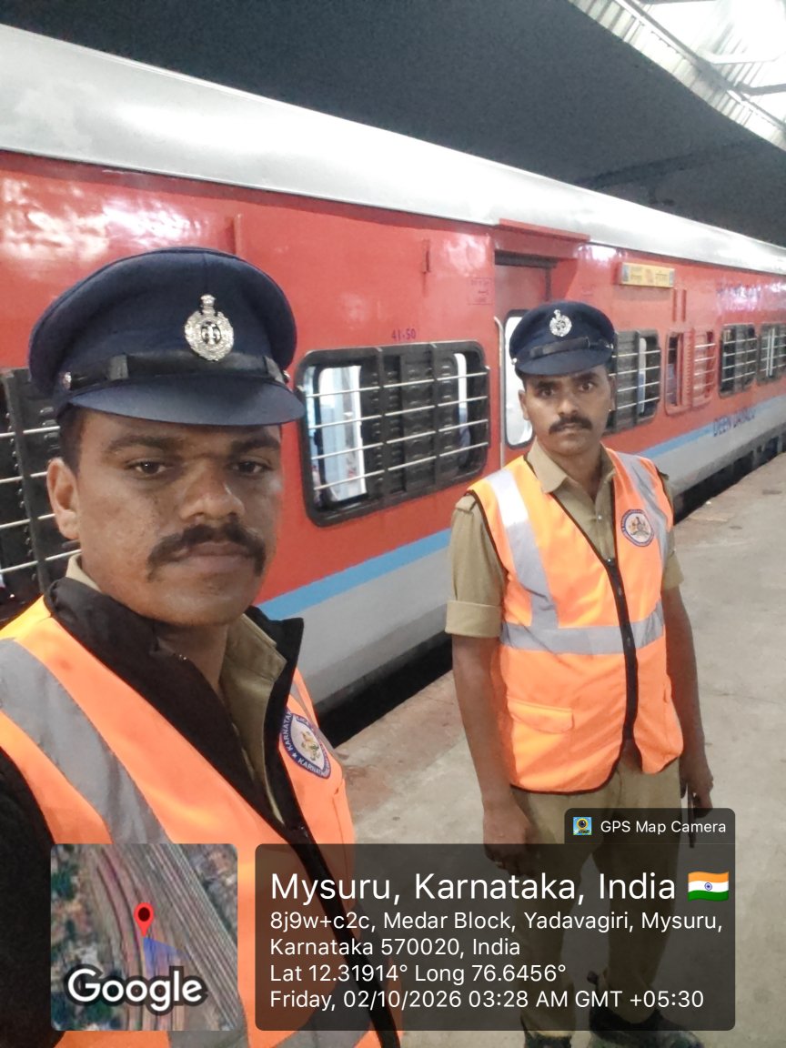 MysorePs's tweet photo. ಮೈಸೂರು ರೈಲ್ವೆ ಪೊಲೀಸ್ ಠಾಣಾ ಸರಹದ್ದಿನಲ್ಲಿ ವೇದಿಕೆ ಮತ್ತು ರೈಲುಗಾಡಿಗಳಲ್ಲಿ ಗಸ್ತು ಕರ್ತವ್ಯಕ್ಕೆ ನಿಯೋಜಿಸುತ್ತದೆ
@KarnatakaCops 
@SWRRLY 
@CPMysuru 
@KARailwayPolice
@cpimysorerly
@DspRly https://t.co/JWkjulr3M3