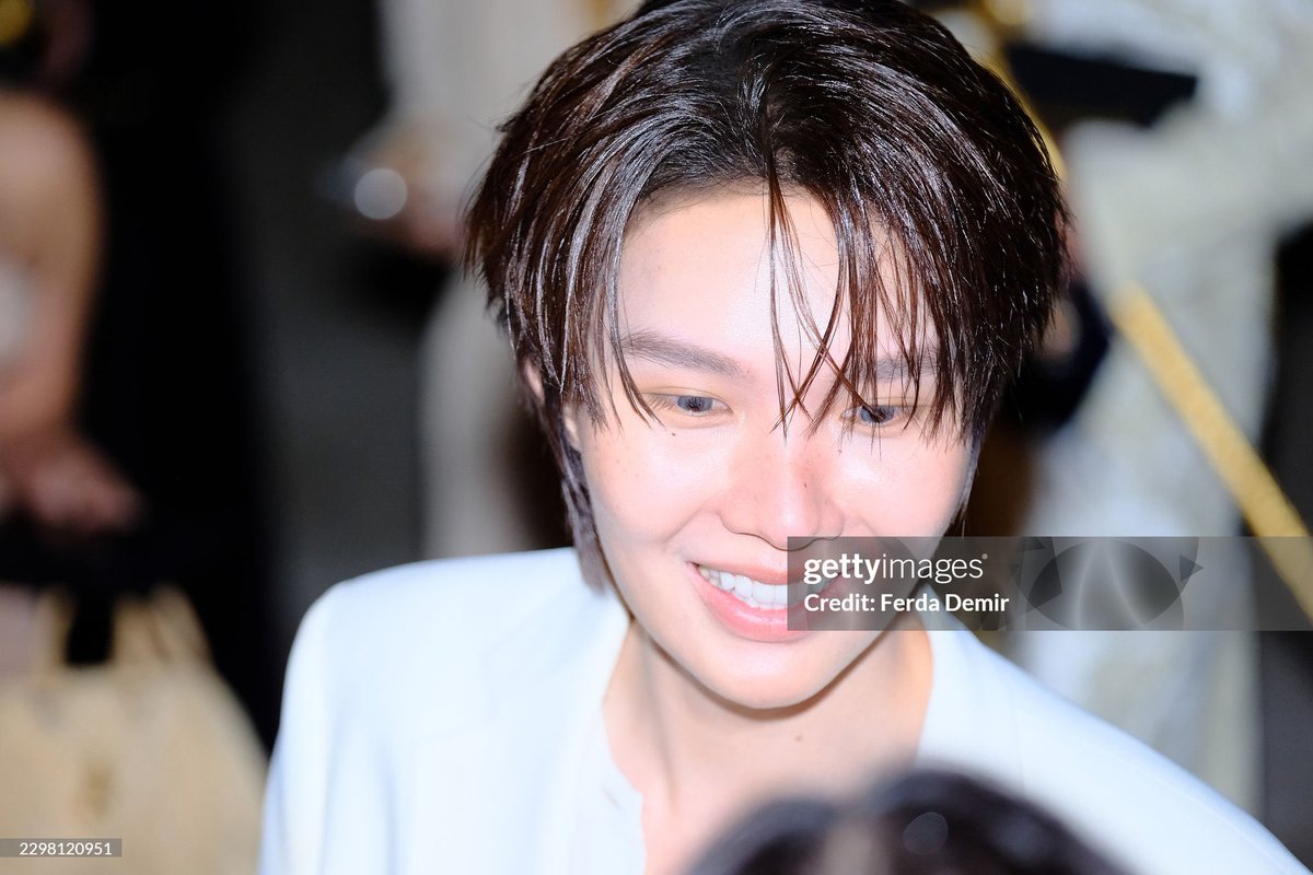 chudalee's tweet photo. Getty ชอบรอยยิ้มน้ำปิงมากนะ 
ลงรัวๆ เลย สวยสะใจอ่ะ งานนี้โฮมจัดกระน่ารักๆเพิ่มให้ ดูอินเตอร์สายฝอ แต่ยังคงคง authentic Asian looks ไม่ขาดตกบกพร่อง 

KENG NAMPING IN PARIS FW27 #SchiaparellixKENGNAMPING
#kengnamping #Schiaparelliㅤㅤㅤ
#KengHarit #nampingster https://t.co/bTQLLV80Zh
