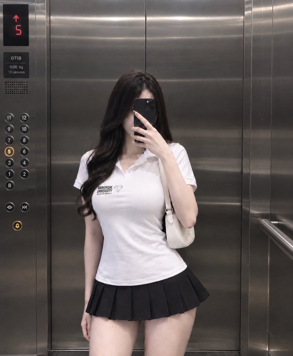 Chocolatejubjub's tweet photo. ใส่แบบนี้ไปแลกเกรดกับอาจารย์ได้ไหม🥹 #bu #รังสิต #ฟีดดดดด https://t.co/2Vcc5dLJK1