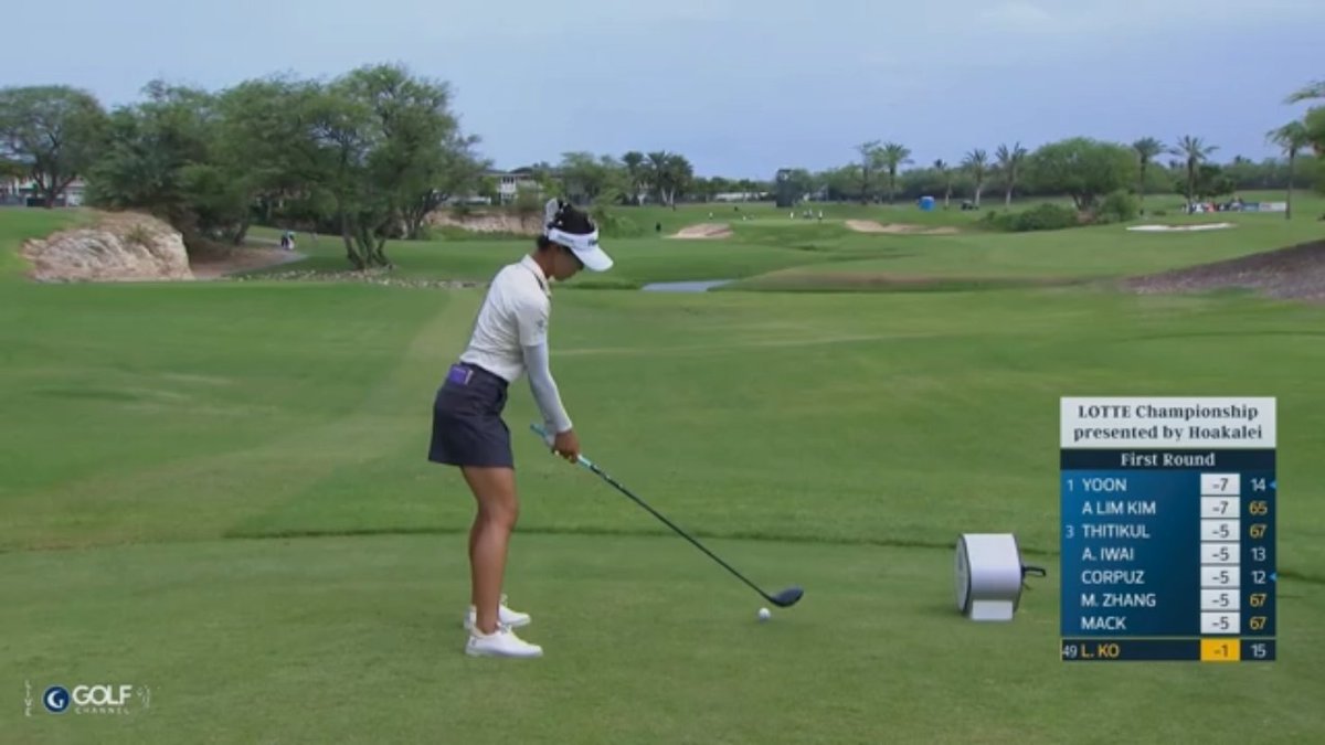 GolfChannel's tweet photo. Now teeing it really low with her driver 😳

Lydia has all the shots! https://t.co/gXDhpRqN2H