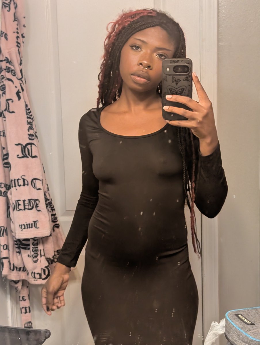 goddessvamprina's tweet photo. a brat like me gets whatever I want https://t.co/QuXYDXIDUL