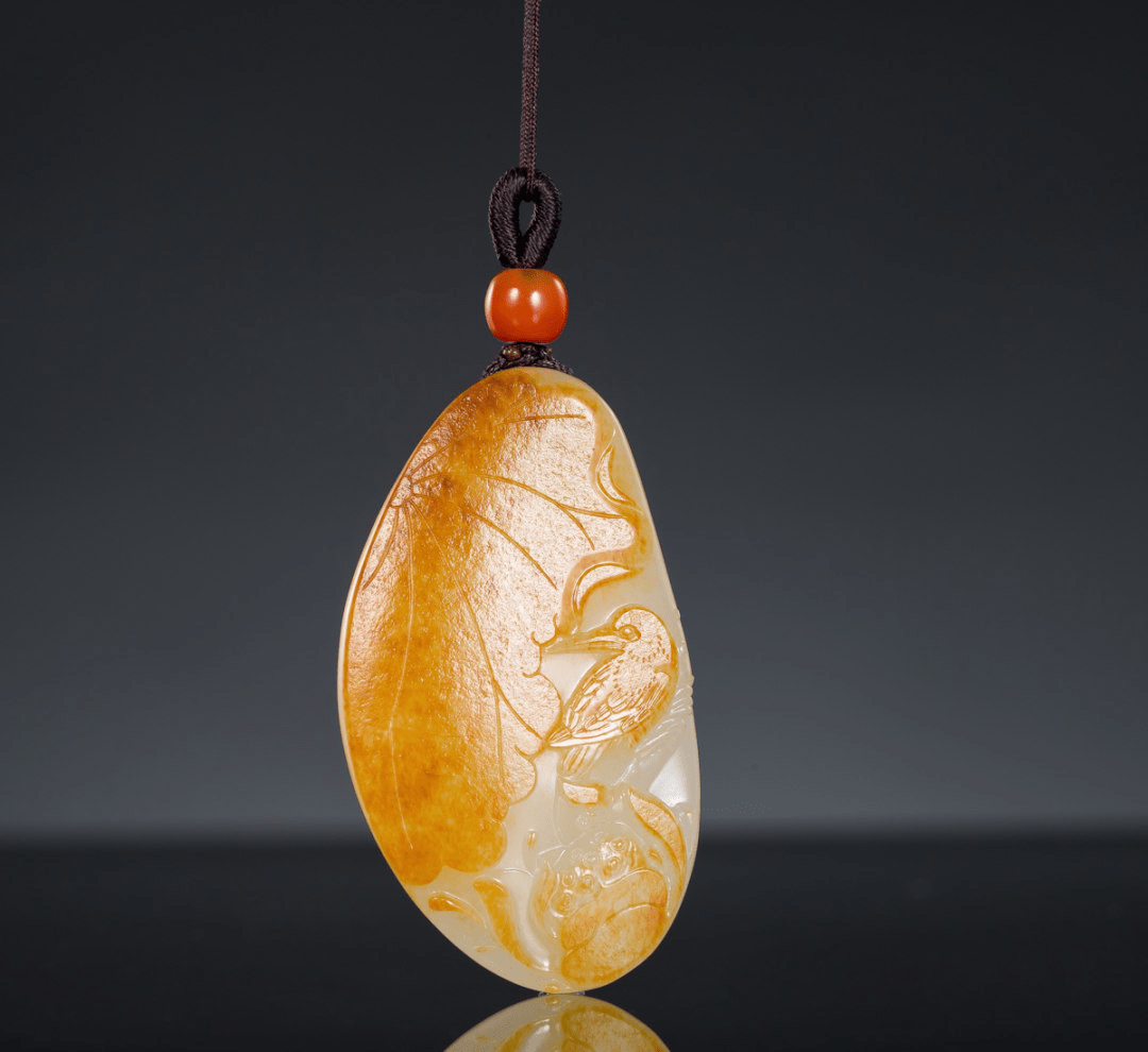 sgTjY99OGQKNhMy's tweet photo. Fei Dilei gazed at the embedded, fly-like jade, his breath catching at the rare, flawless luster. https://t.co/pElZsf2GtY