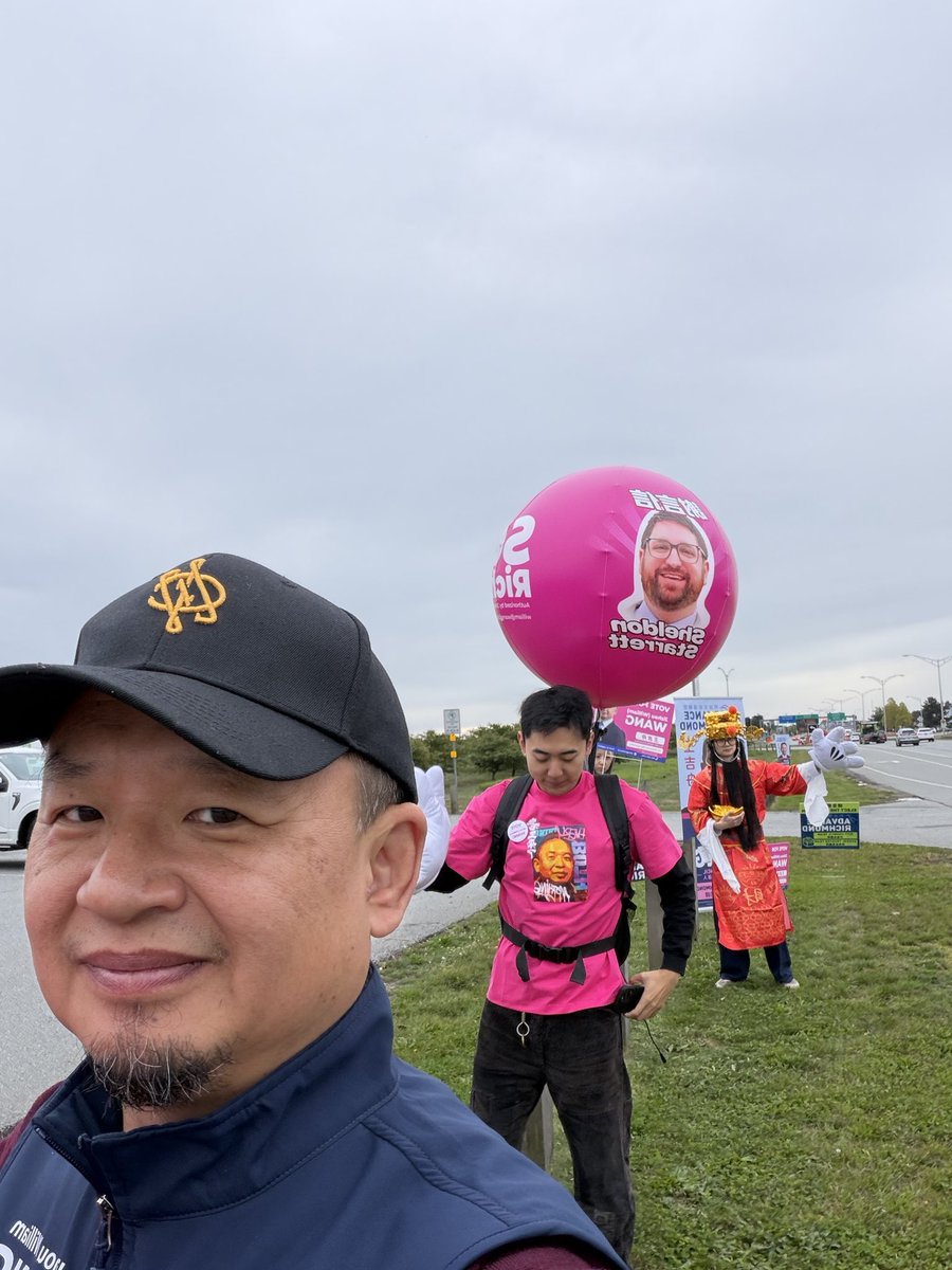 jizhouwang2026's tweet photo. 今日份站街地点：机场路

狩猎下班人群

16:00-18:00蹲守车辆1.2万辆

躲在柱子后边防止汽车冲撞 https://t.co/z5qn013i4U