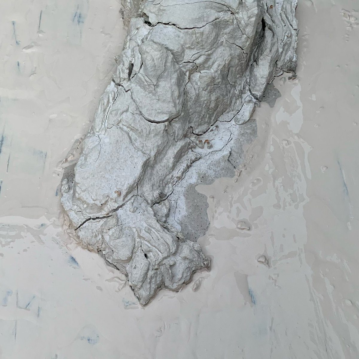 lilymitchellp0w's tweet photo. (de)composition: self-portrait 
(2020–2026) 
Ephemeral sculpture https://t.co/4YxqwRRHfG