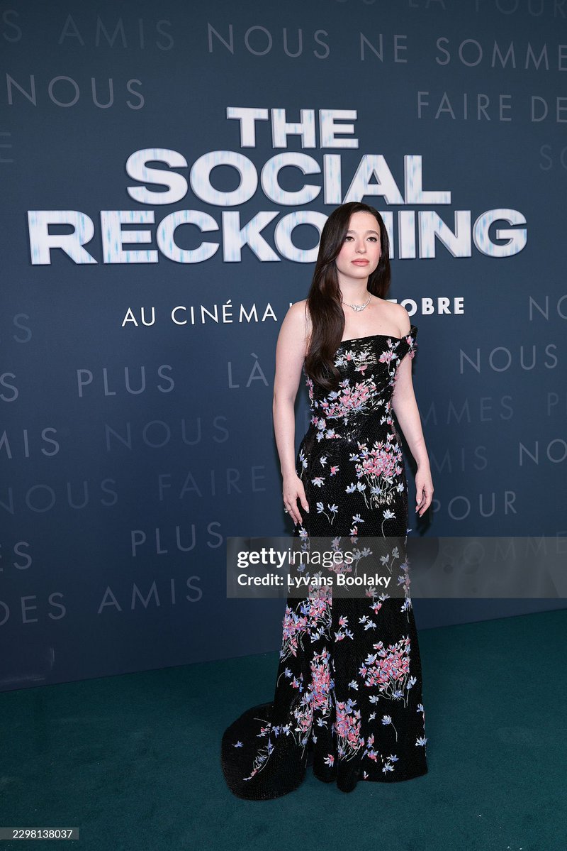 mikeymadisons8's tweet photo. Mikey Madison attends the "The Social Reckoning" Premiere at Pathé Palace on October 01, 2026 in Paris, France. 📸: (Photo by Lyvans Boolaky/WireImage) https://t.co/fonolCqwi9