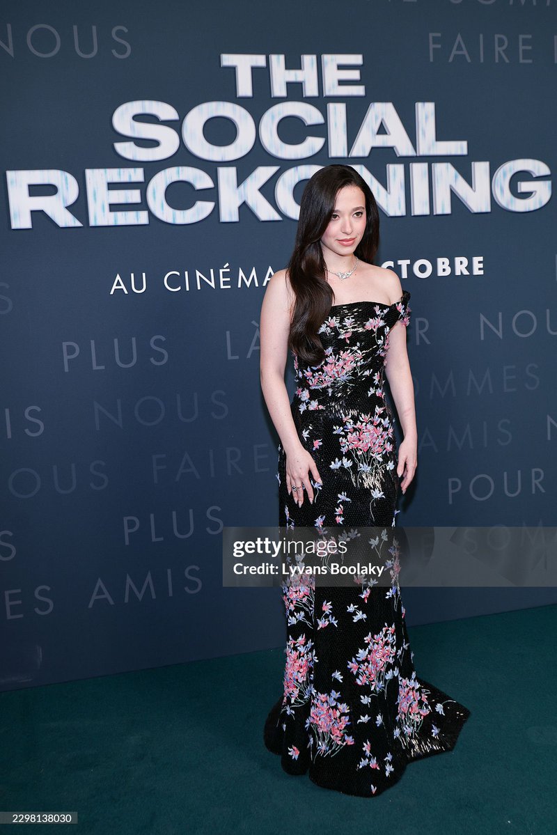 mikeymadisons8's tweet photo. Mikey Madison attends the "The Social Reckoning" Premiere at Pathé Palace on October 01, 2026 in Paris, France. 📸: (Photo by Lyvans Boolaky/WireImage) https://t.co/fonolCqwi9