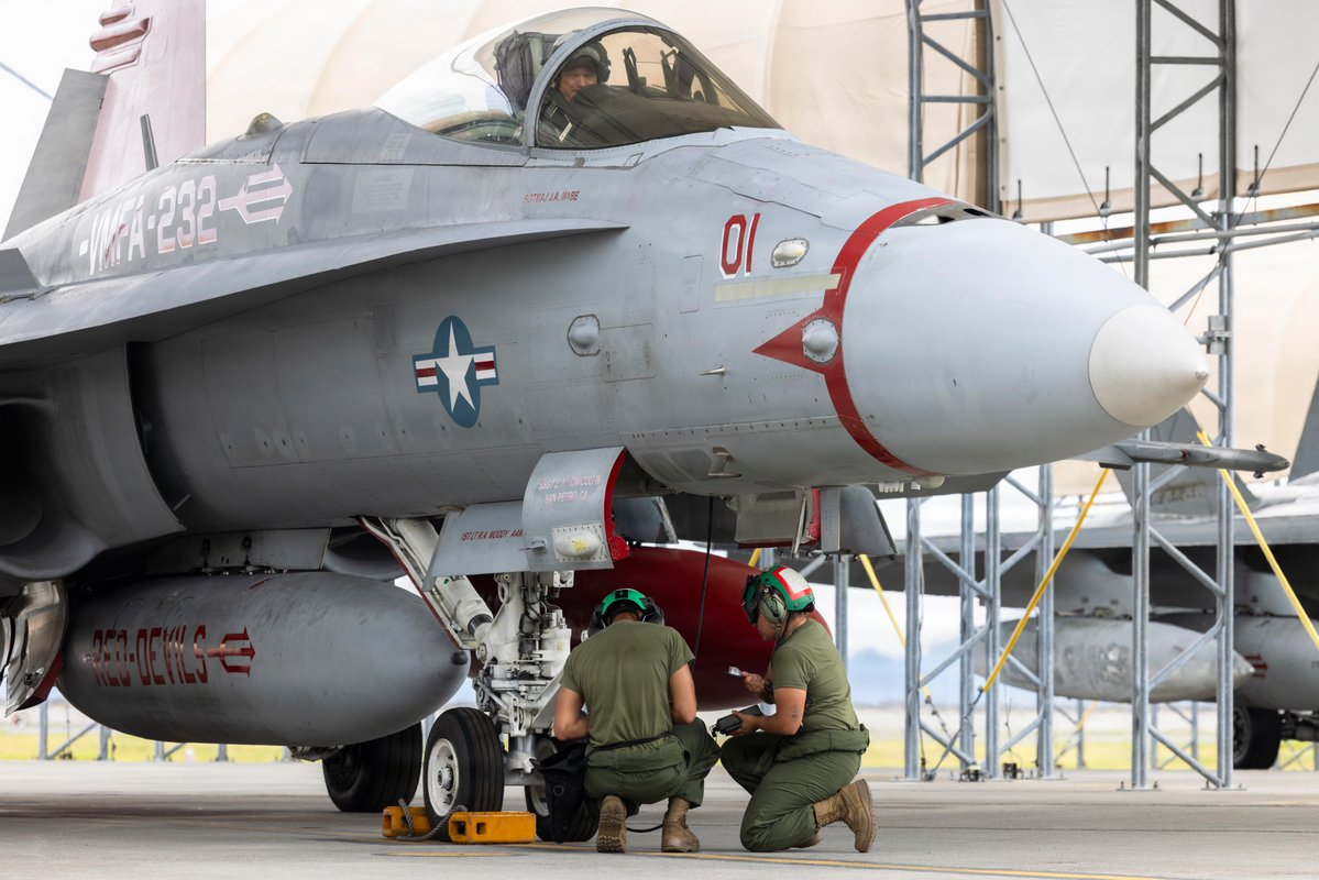 IIIMEF's tweet photo. Marines with 1st Marine Aircraft Wing prepare F/A-18C Hornet and F/A-18D Hornet aircraft for a trans-Pacific flight, Marine Corps Air Station Iwakuni, Yamaguchi, Japan, Sept. 7, 2026. @1stMAW_Marines https://t.co/Du5V91SkeE