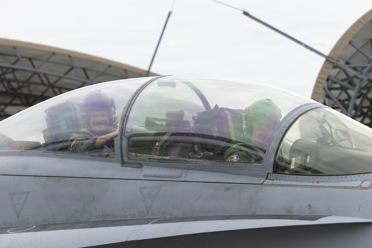 IIIMEF's tweet photo. Marines with 1st Marine Aircraft Wing prepare F/A-18C Hornet and F/A-18D Hornet aircraft for a trans-Pacific flight, Marine Corps Air Station Iwakuni, Yamaguchi, Japan, Sept. 7, 2026. @1stMAW_Marines https://t.co/Du5V91SkeE