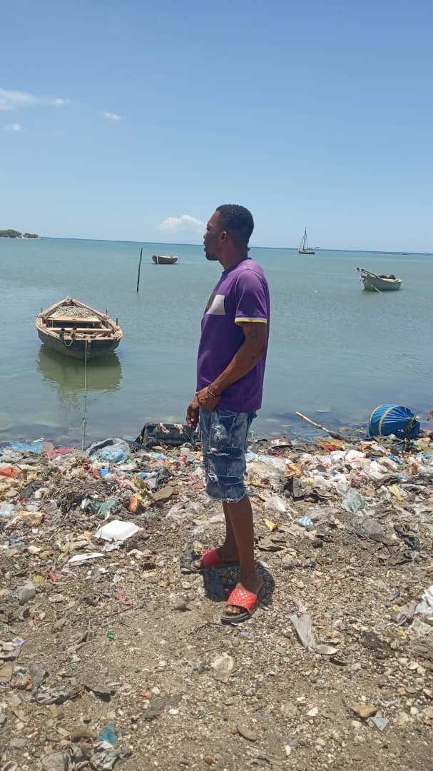 WayToHealth3's tweet photo. Behind this beautiful Caribbean water is a reality that is easy to overlook. Living in Haiti, everyday life can mean struggling to find enough food, clean water, and opportunities to build a future.
The people of Cité Soleil deserve more than survival. https://t.co/kQbBypimxp