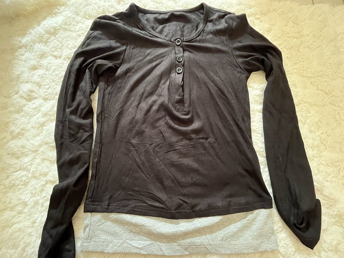 seerols's tweet photo. price: 30k
innernya nyatu sama baju, pernah aku pake sekali. size S https://t.co/LlNaUZxeqT