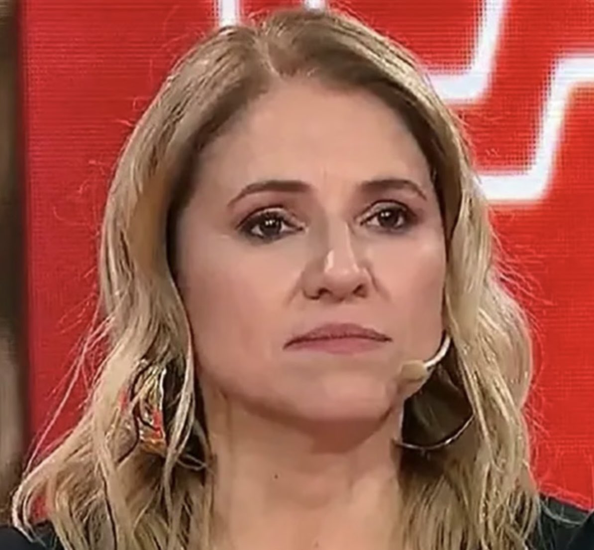 SofyGrimauu's tweet photo. Que poca materia gris que tiene esta mujer. La cantidad de comentarios ABSURDOS que hace dan verguenza ajena. Es el tipico caso de la mina que se cree representante de la mujer, pero lo unico que hace con su escasa capacidad intelectual, es perjudicarnos.
Ademas se quedo resentida porque en el LN+ @AgustinLaje le pego la domada del siglo. Y como no le daba la velocidad mental para contestarle en vivo, tuvo que aprovechar la oportunidad en la que él no estuviera presente, para tratarlo de misogino, machista, boludo, y demas insultos. Una mujer cobarde y de una mediocridad intelectual alarmante. Lo peor es que habla con una seguridad inversamente proporcional a su capacidad de razonamiento.