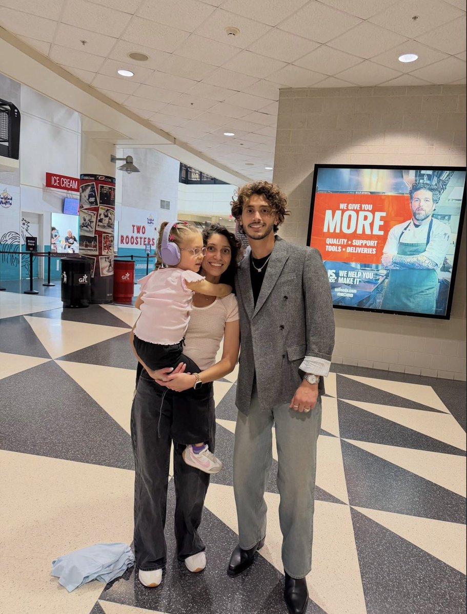 logansafterglow's tweet photo. this is such a cute picture wait 🥹 and again another person talking about how sweet he is 

creds to alexis_gennifer on intsa! https://t.co/ZLs0uqrRHx
