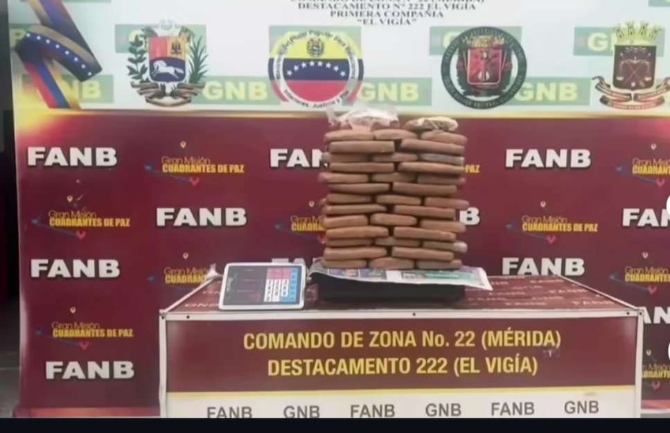 MeridaDigital15's tweet photo. GNB desmantela red criminal que pretendía inundar Mérida con más de 41 kilos de droga ocultos en cajas de mantequilla
https://t.co/pP3xzMGHP2 https://t.co/TaK14D6UsP
