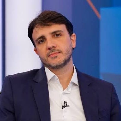 Delateinews's tweet photo. ⚠️AGORA: Malu Gaspar revela que Paulinho da Força diz ter entrado com ação a pedido de Renan Santos, mas candidato nega ter feito solicitação https://t.co/v4frtLuhB4