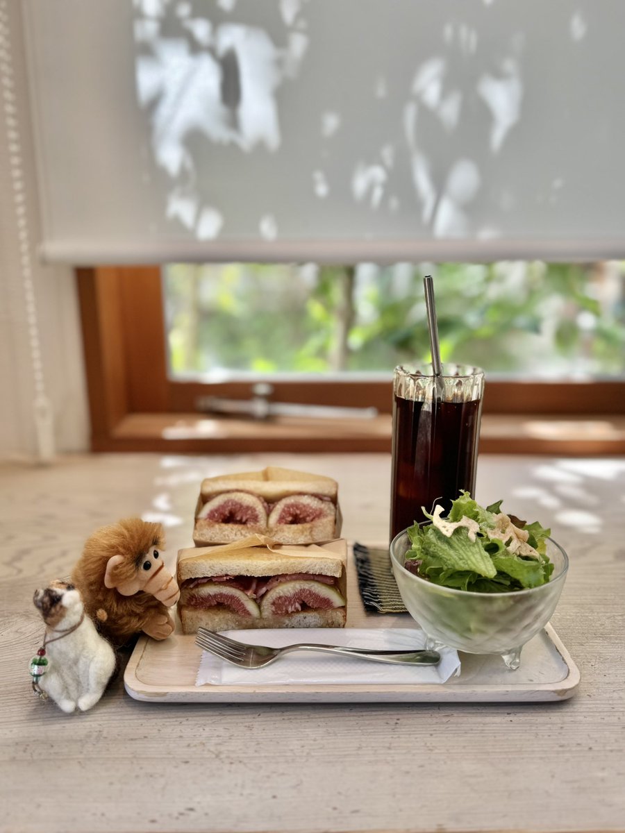 shangy629's tweet photo. また来た☕️
今シーズン3回目のいちじくサンド🥪 https://t.co/iPAU9l2whg