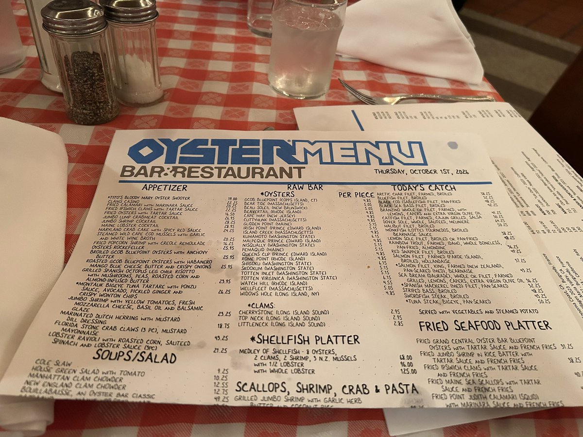 peperonron21's tweet photo. Grand Central Oyster Bar 🗽✨

月曜は貸切で諦めたけど、滞在中に来れてよかった👍

昔丸の内にあったお店に行って以来15年振り、ニューヨークのお店は23年振り✨

美味しかった😋

#Newyork
#GrandCentralOysterBar
#ニューヨーク
#オイスターバー https://t.co/torgLCHXJA