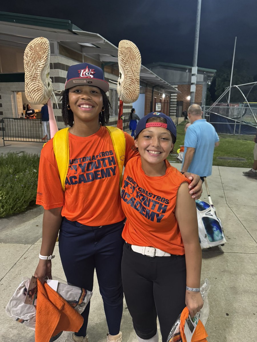 mariahtorres24's tweet photo. I had a great time at the Jennie Finch Softball Clinic! I had a lot of fun and learned a lot from the Houston Astros Youth Academy, @astros_ya! I also got to see some of my old teammates! 🫶🏼
#txblaze16nationalvaldez #blazeon
@txblzktxnat16 @BlazeCoachV @coach_harley23 @SoftballHeights @HHSBooster_Club 
@RecruitMatador @YAthletesF @gatorjack72 @ProspectID_ @ExtraInningSB @LineDsoftball @los_stuff @bench424nmore @TopPreps @SunilSportsNews @Athlyze_Edits @BeThatPlayer1 @softballhype @THEWOWSB @scan1ansports @tagupsoftball @playsbigger @Dfwsho @MerlG_official @PrepSoftball @CSAPrepStar @ASBx2018 @RobroRecruits @whosupnext23 @SportPrepX @AthletesExpoRT @NextPitch_SB @Mammoth_Recruit @fivestarphenom @365Elevate