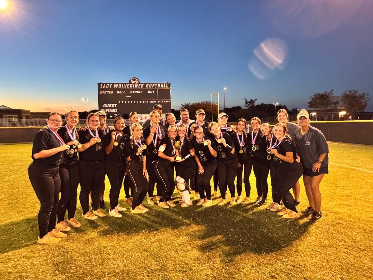 WowFactorGold's tweet photo. Congratulations Molly and Kynlee! Two different high schools and Region champs! https://t.co/IO6w8L9NkS