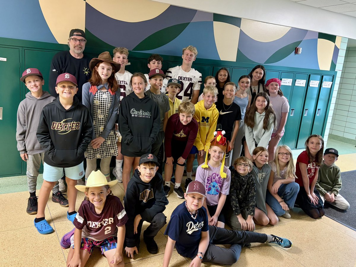 DreadStrong's tweet photo. Today, our football team continued their Homecoming week tradition of reading to and interacting with our elementary students! The joy on the younger kids’ faces when the boys walk in the room is pretty awesome! Fire up, Dreads! Beat Bedford! ⚓️ https://t.co/5vFCrbVQLu