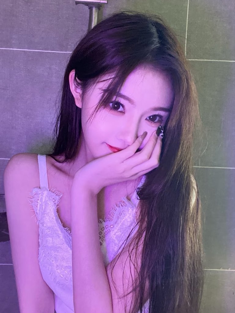 aa_aahh00's tweet photo. 上海交友资源太少了吗，怎么感觉拓展圈子好难哦 #上海 #线下 https://t.co/kZYVqVejTP