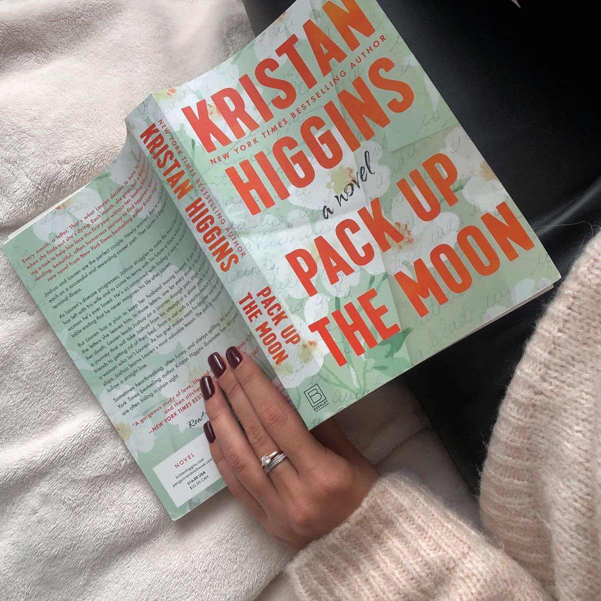 sillybookmarks's tweet photo. cr pack up the moon 
#booktwt https://t.co/NCf1jSTmNB