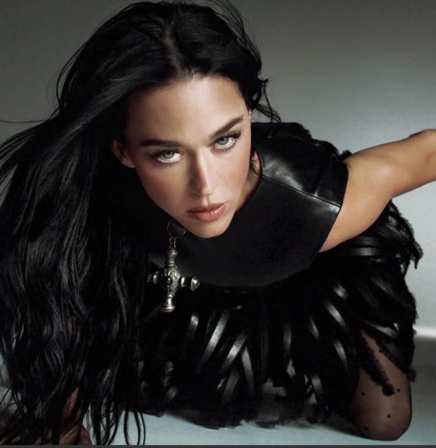 plusmusicx's tweet photo. Segundo rumores, “Go To Hell” é o próximo single, e o terceiro, do novo álbum de Katy Perry. https://t.co/fOMLkC5zTk