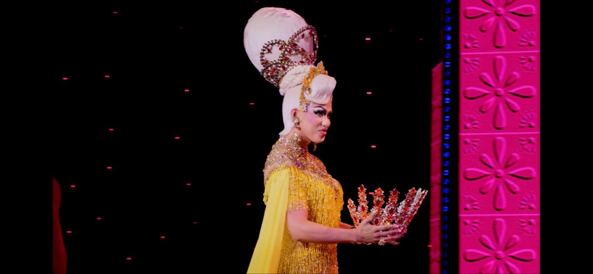 DannyPrincipito's tweet photo. Brigiding randomly appearing at Drag Race Mexico Latina Royale??? 😭😭

#DragRaceMexico #DragRaceMexicoLatinaRoyale
#DragRacePhilippines https://t.co/qPq4SSBbws