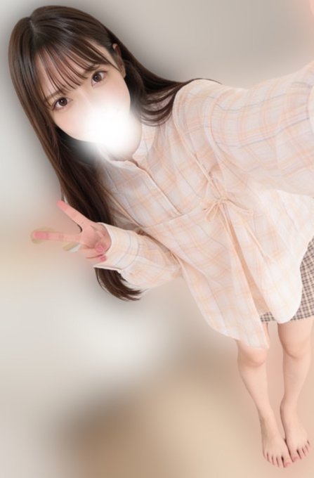 Helpofhuman1's tweet photo. おはよう〜🥱 金曜日！  朝寒くて布団から出られなくて、 誰かいたら絶対 「あと5分だけ」って抱きついてる自信ある📷 一人暮らしだと 誰も起こしてくれないから普通に二度寝です笑  こういう甘え方する女の子って 男性的にはあり？📷 https://t.co/26oTp4EK8z