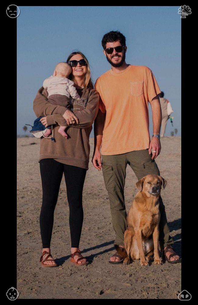 TiffanySaki's tweet photo. The couple smiled, thanking Mia. They took a selfie with the bouquet, right there in the shop, and Mia printed it for them. As they left, the woman said: “Thank you. This isn’t just a bouquet—it’s a reminder of how we fell in love.”😾Braised beans Beans, added https://t.co/Zr0KfdnLoU