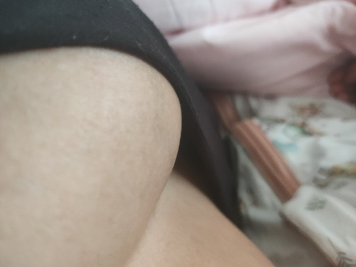 Giselfi1l's tweet photo. Good morning 
Pagi pagi PD full dengan asi dan rembes kemana mana 😍
Yang satu kosong di habisin adek 
👶
#busui #busuilovers #busuibo #busuiopen #busui #asi https://t.co/R9uLB8alYh