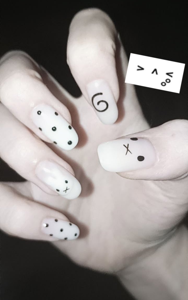 d1notsukki's tweet photo. ★ como me ve pinterest !! 💫

★ character!! 
★ plushie!!
★ nails!! 
★ quote!! 

nunca me tira cosas qe combinen el pinterest, pero esta vez ate https://t.co/ub2KuO3fF9