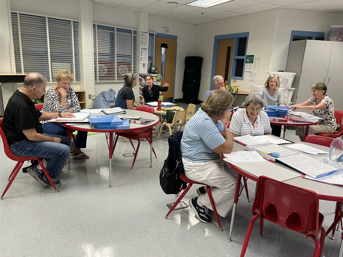 GloriaJCSL's tweet photo. Tutor training is underway as we prepare for the start of year 3 of our Let’s Read Tutoring Club. 15 - 2nd, 3rd and 4th grade @HHESHUSKIES will receive 1-1 reading tutoring 2x’s a week for 1 1/2 hours each session with individual lessons that are prepared by our head tutor. https://t.co/Kb8ygrVWjP