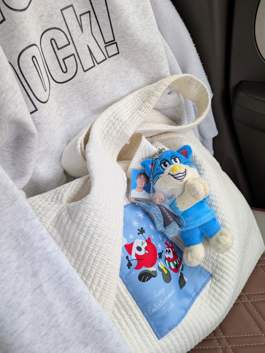 turley_k's tweet photo. いてきま🩵
ドキドキ…🥹💕 https://t.co/rx1JhvI40g