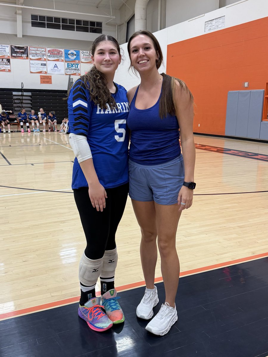 ETAWilliams's tweet photo. Glad I got to see @LangleyEm11 in action tonight with her Harriman HS Volleyball team! District runner up in a close 5 set match &amp; all tournament team! 🫶🔥 https://t.co/3a4GPPVInZ