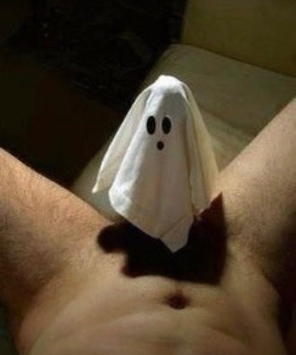 HiBallJordan's tweet photo. Sending to his boss so she has a good spooky month~ https://t.co/RmrYu75Dpp