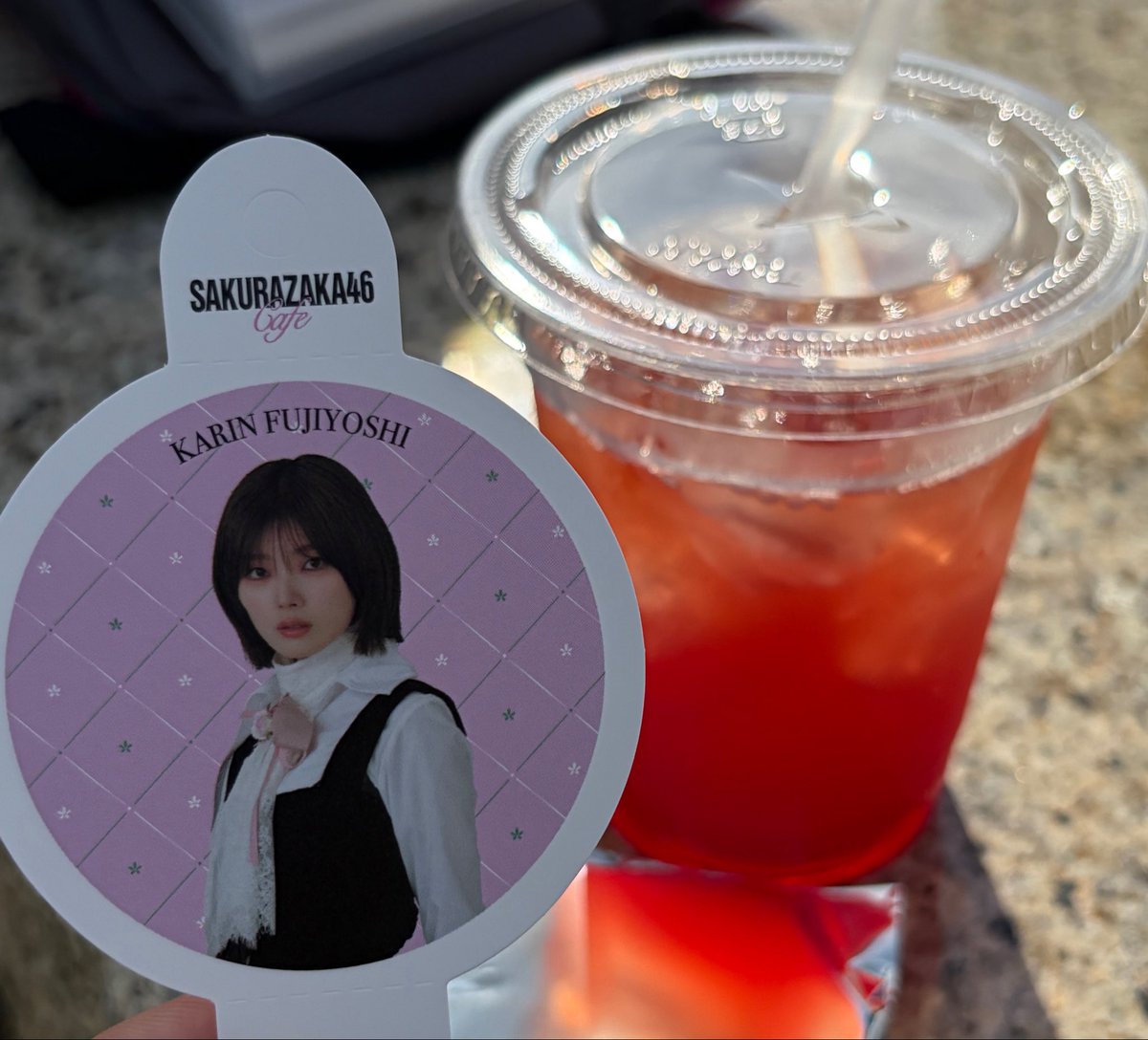 mo_chan_46's tweet photo. #うれしい日ほろよいの日 
#藤吉夏鈴

ちょうど昨日ほろよいのひんやりみかん味飲んだ〜！🍊
すっきりさわやかでおいしくて、明日もお仕事頑張るぞ〜って思えた😌

缶の写真だけ載せるの圧強いかなと思って、香川のキッチンカーでもらった夏鈴ちゃんの写真も添え、、🎐
CMめちゃかわいかった^_^♫ https://t.co/pfzSoyznt2
