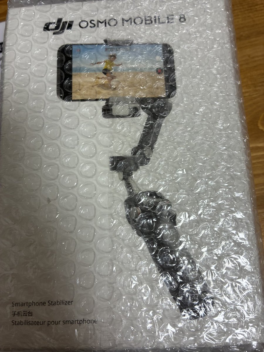qaffwa's tweet photo. 修理依頼して発送した2日後の午前中に、新品で戻ってきた。 https://t.co/H2U9sYKiwR