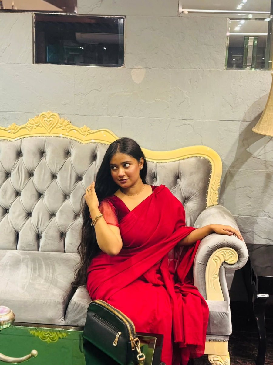 itsaditi_sharma's tweet photo. β€οΈ Red just hits different. Agree or disagree? π
#Saree #DesiFashion #SouthAsianFashion #RedSaree https://t.co/t4mtUPNPeR