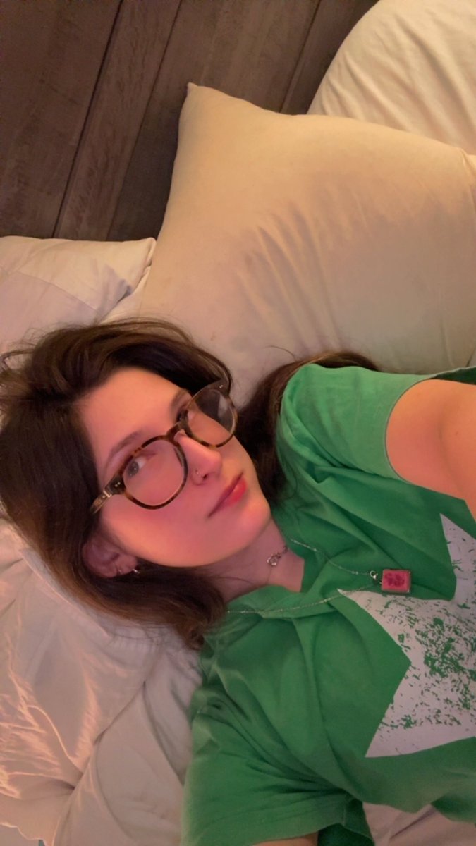 classyriri01's tweet photo. i could use a pretty girl in my dms like i could use a celsius at 8am https://t.co/hXcFMOPAXf