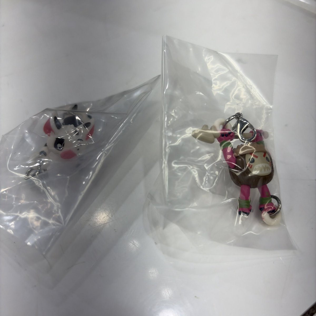 toko0702's tweet photo. 【交換】
モアナと伝説の海 ゆらゆらつながる マスコット　ディズニー　ガチャ

譲：プアor カカモラ
求：マウイ× 1個

郵送のみの交換希望です📮
よろしくお願いいたします。 https://t.co/VlR1y7qKsb