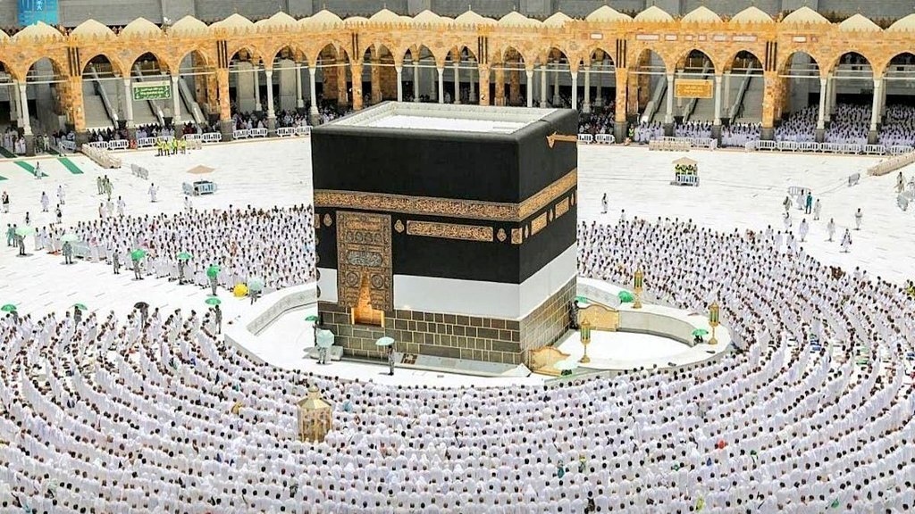 adelalbdaljbar's tweet photo. كل المَدائن وإن جلت محاسنُها
ليست كَمكَّة إجلالاً وتعظيماً .. https://t.co/t3D47CFrKA