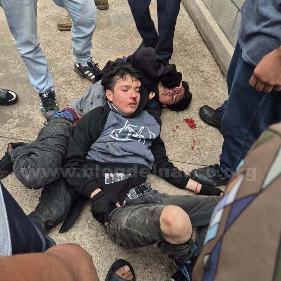 blogdelnarcomex's tweet photo. Por ataque de los hermanos gemelos en secundaria de Torreón, Coahuila, el alumno Alexis de 13 años sufrió la amputación de una mano, la subdirectora asesinada es Nery Edith Narváez González, LEE MÁS AQUÍ 👇👉 https://t.co/NpG6gC86GK https://t.co/btO8wFuIRp